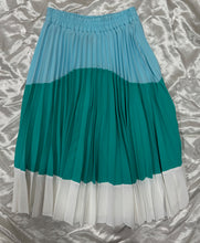 Load image into Gallery viewer, Incity Pleated Skirt 8887
